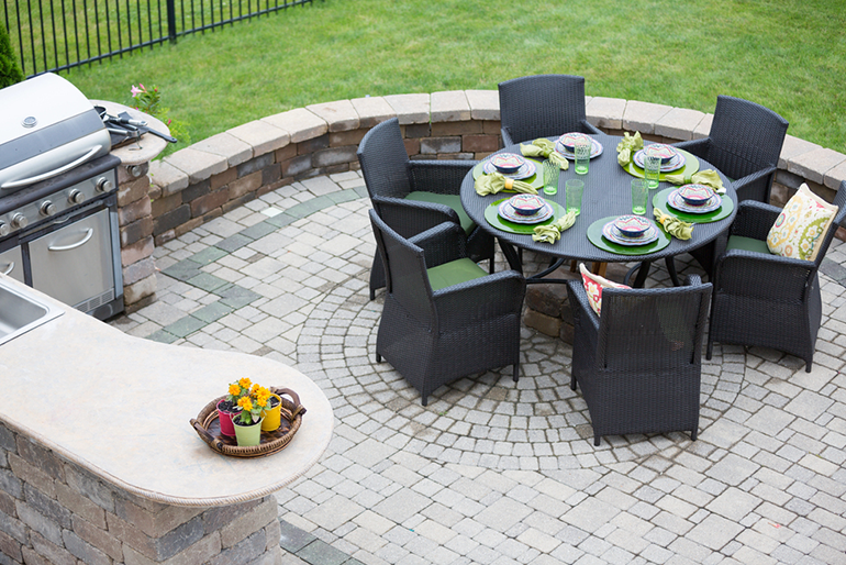 13 Outdoor Kitchen Bar Design Ideas For Socializing And Cooking